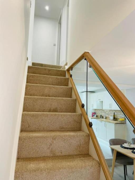 Charming Cottage Close To M4 Bridgend Bridgend  Eksteriør billede