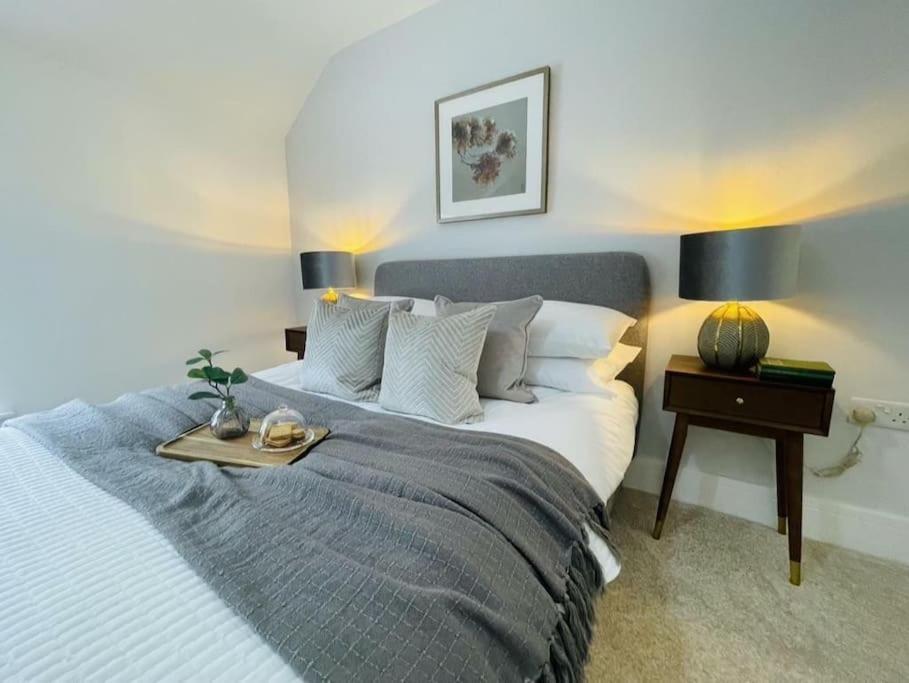 Charming Cottage Close To M4 Bridgend Bridgend  Eksteriør billede