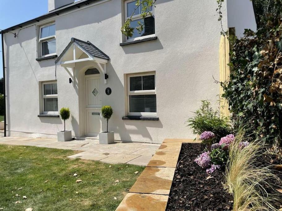 Charming Cottage Close To M4 Bridgend Bridgend  Eksteriør billede